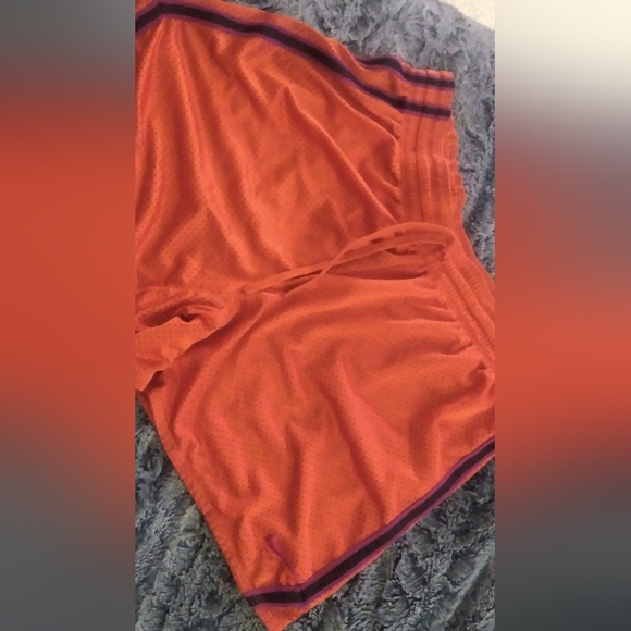 Nike dri fit shorts - Picture 2 of 4